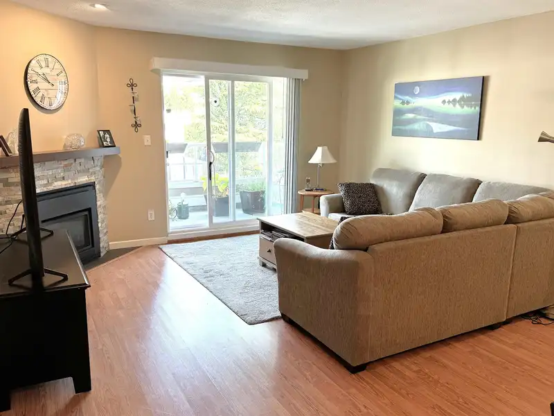 317 15875 MARINE DRIVE - photo 2 of 31