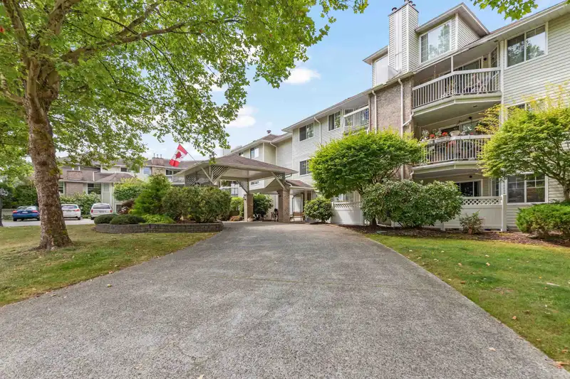 111 22514 116 AVENUE - photo 2 of 37