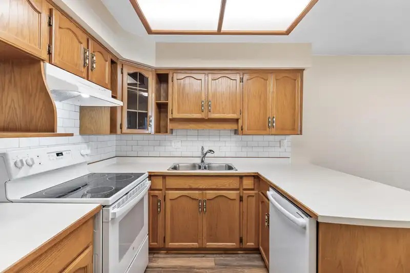 111 22514 116 AVENUE - photo 4 of 37