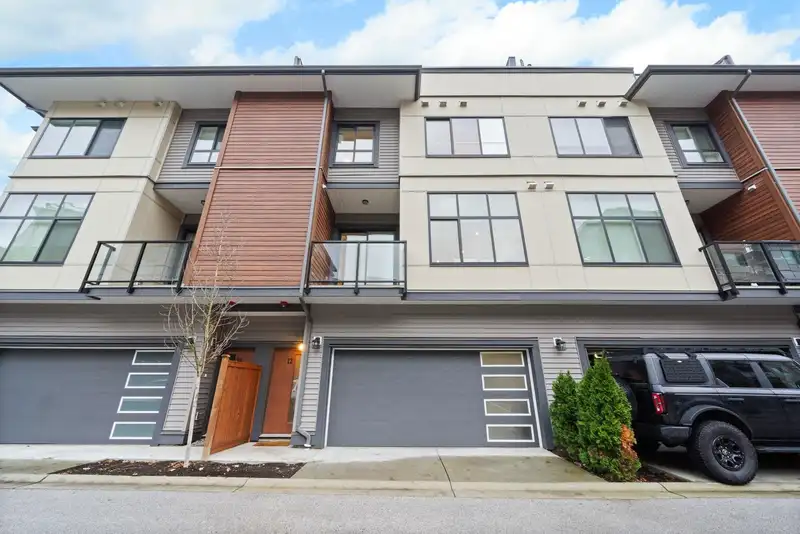 12 20849 78B AVENUE - photo 1 of 31