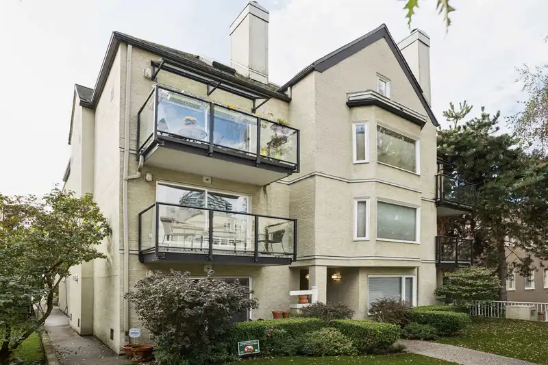 105 1554 BURNABY STREET - photo 1 of 21