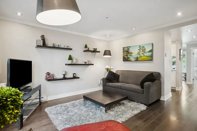 105 1554 BURNABY STREET - photo 3 of 21