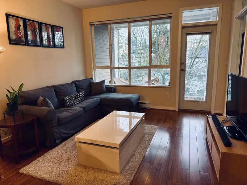 301 3651 FOSTER AVENUE - photo 4 of 8