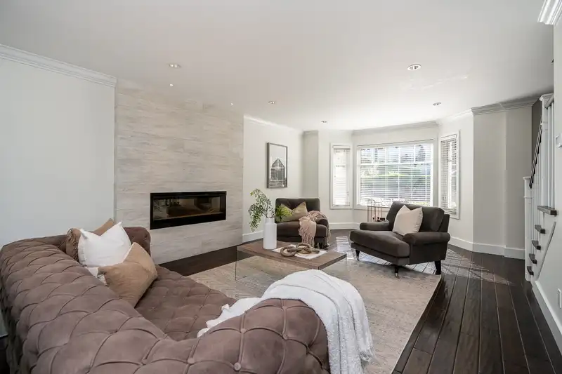 949 FRESNO PLACE - photo 4 of 40