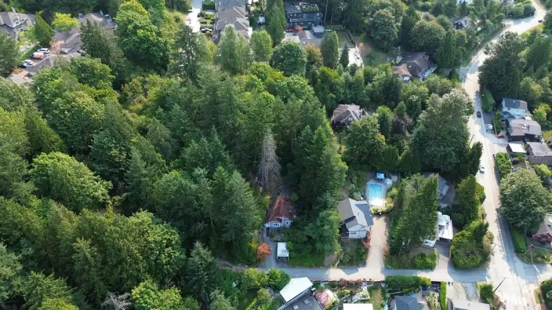 1/2 421 CAMPBELL ROAD - photo 1 of 5