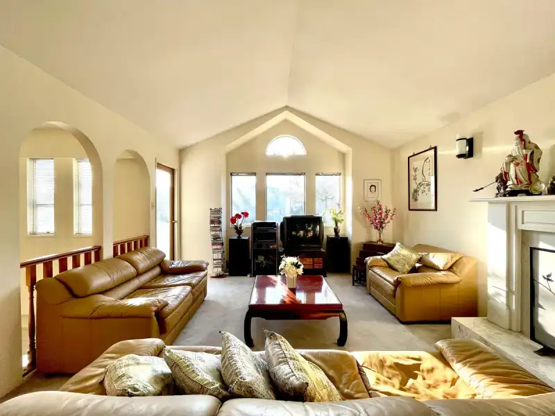 937 W 18TH AVENUE - photo 1 of 36
