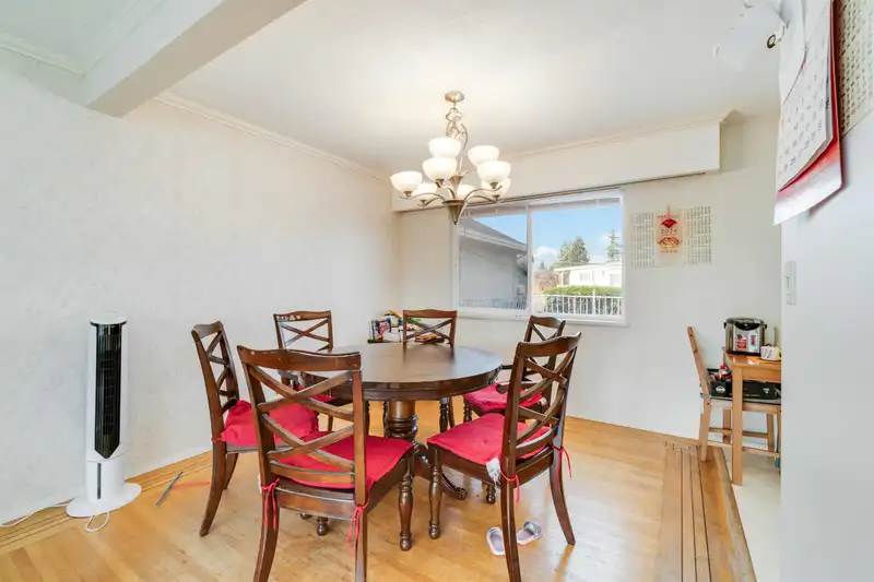 7531 GREENLEES ROAD - photo 3 of 16