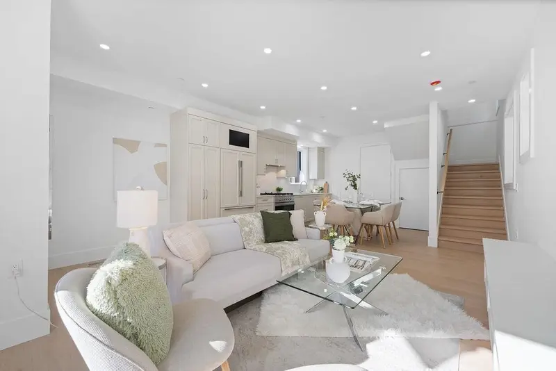 1 2447 E 41ST AVENUE - photo 4 of 25