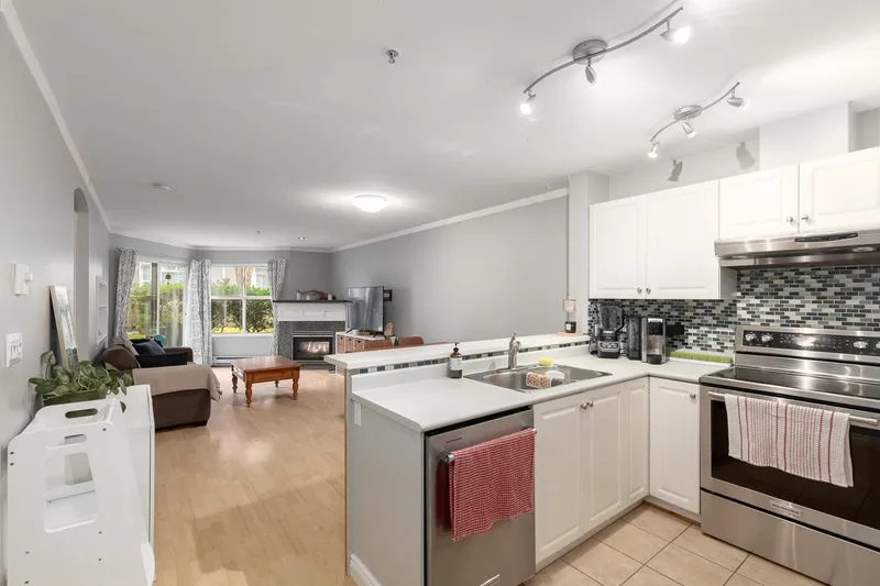 107 3038 E KENT AVENUE SOUTH - photo 2 of 25