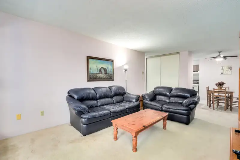 407 8760 WESTMINSTER HIGHWAY - photo 3 of 22