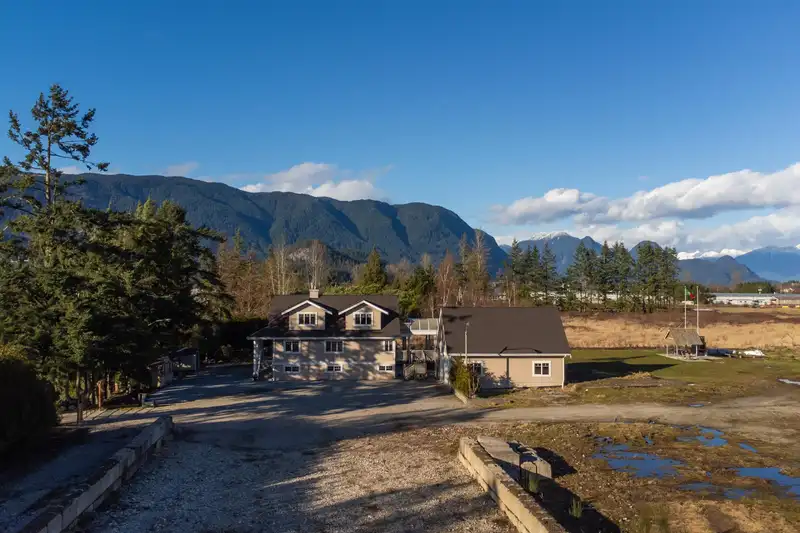 15050 HARRIS ROAD - photo 2 of 40