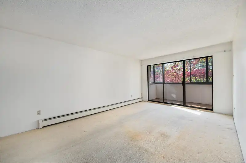 203 8775 CARTIER STREET - photo 3 of 25