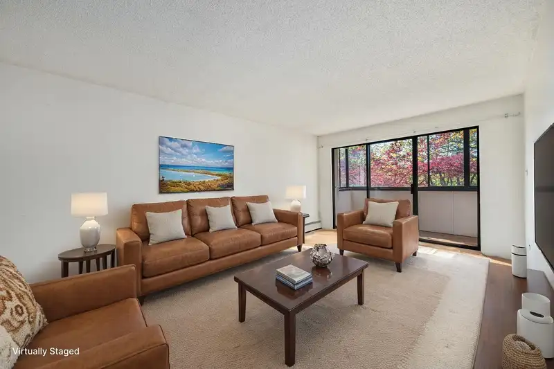 203 8775 CARTIER STREET - photo 4 of 25