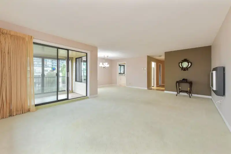 301 15317 THRIFT AVENUE - photo 2 of 25