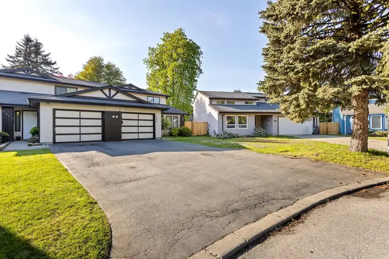 1049 CORNWALL DRIVE - photo 3 of 31