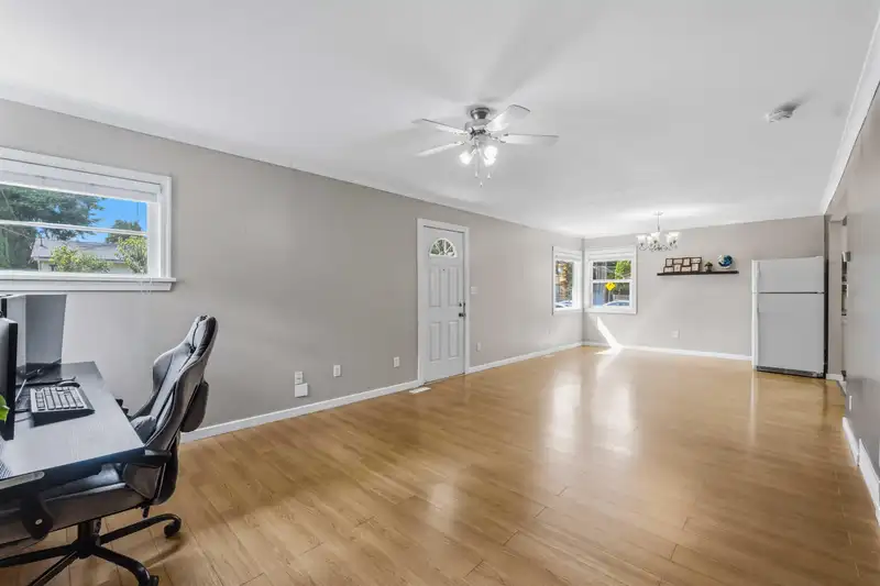 2304 MOULDSTADE ROAD - photo 3 of 27