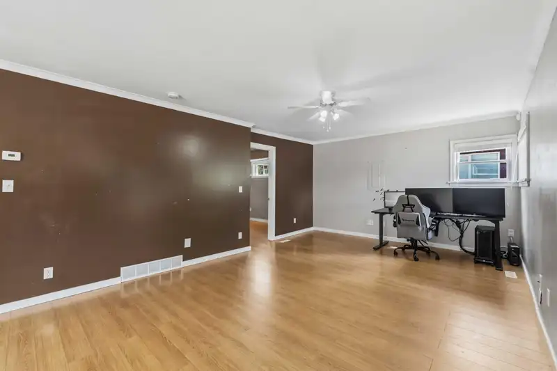2304 MOULDSTADE ROAD - photo 4 of 27