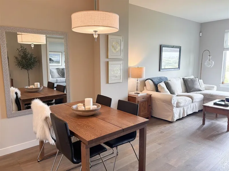 410 5011 SPRINGS BOULEVARD - photo 2 of 24