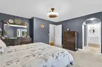 8518 165A STREET - thumbnail 28