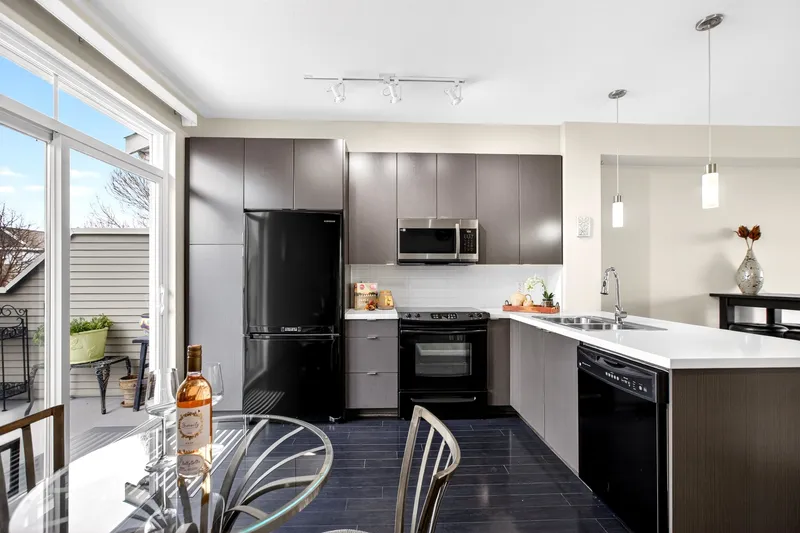 6 19505 68A AVENUE - photo 2 of 25