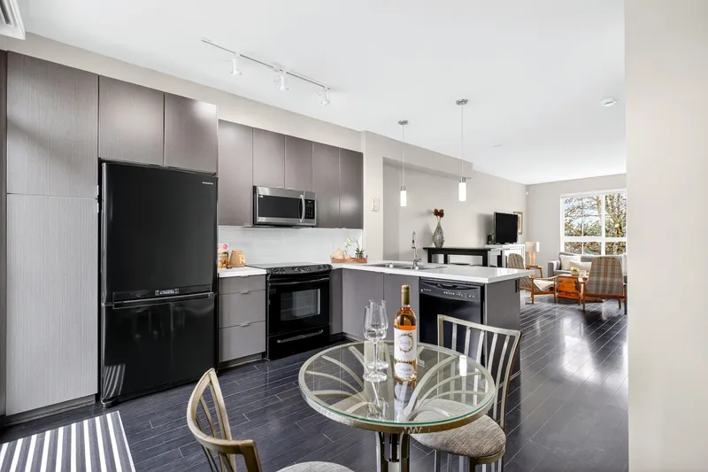 6 19505 68A AVENUE - photo 3 of 25