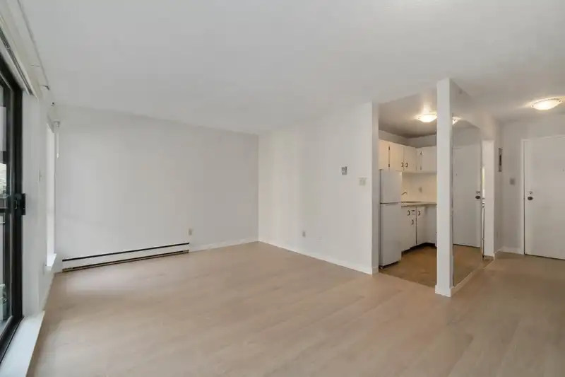 207 2920 ASH STREET - photo 2 of 19