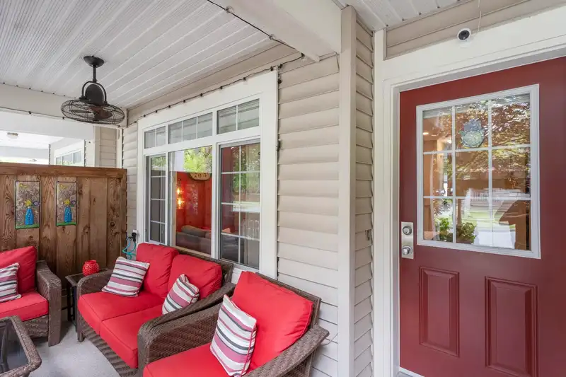 73 6852 193 STREET - photo 2 of 40