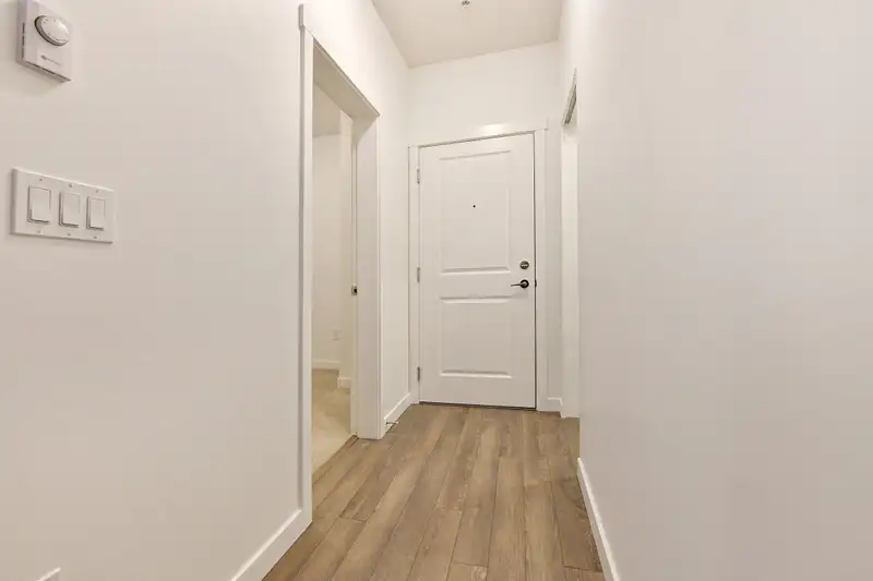 308 15835 85 AVENUE - photo 2 of 31