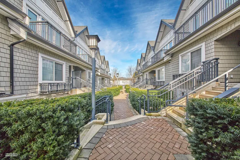 17 5655 CHAFFEY AVENUE - photo 3 of 25