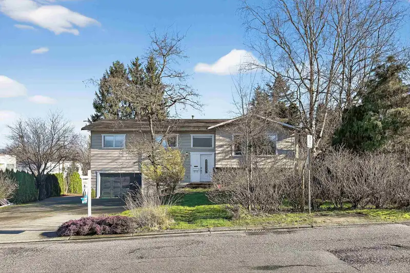 3190 BABICH STREET - photo 2 of 33