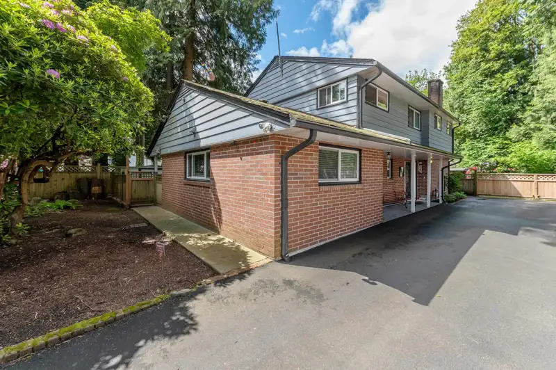 9573 139 STREET - photo 1 of 35