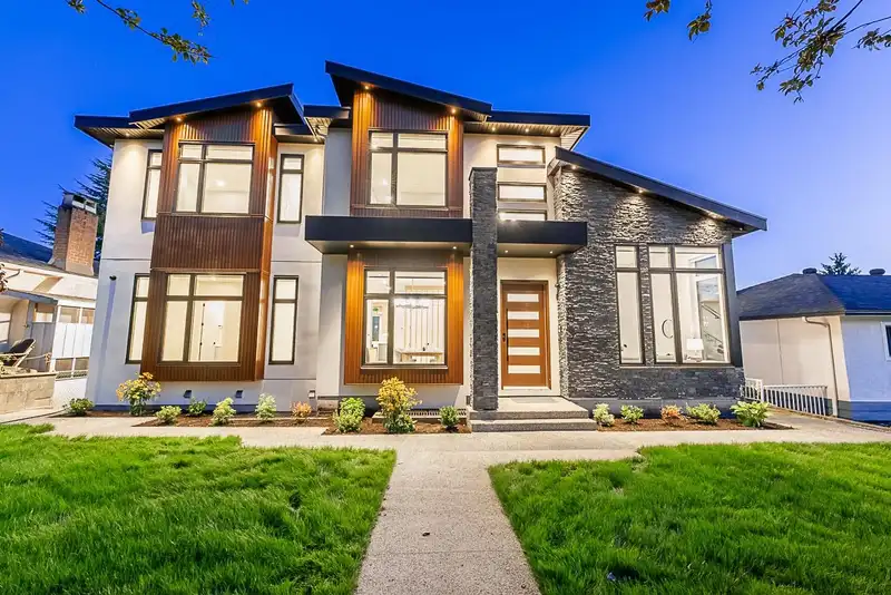 6050 BUCHANAN STREET - photo 1 of 33