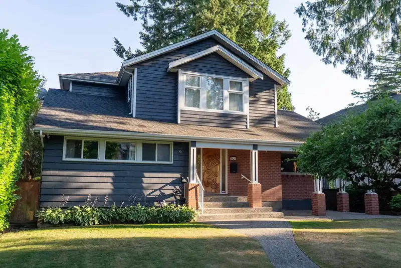 2426 W 34TH AVENUE - photo 1 of 26