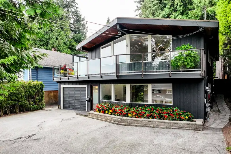 3201 CONNAUGHT AVENUE - photo 1 of 40
