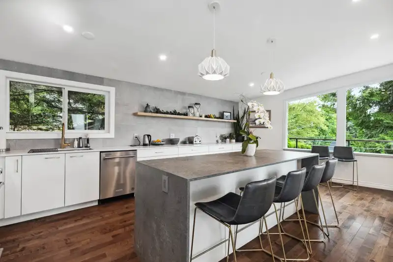 3201 CONNAUGHT AVENUE - photo 3 of 40
