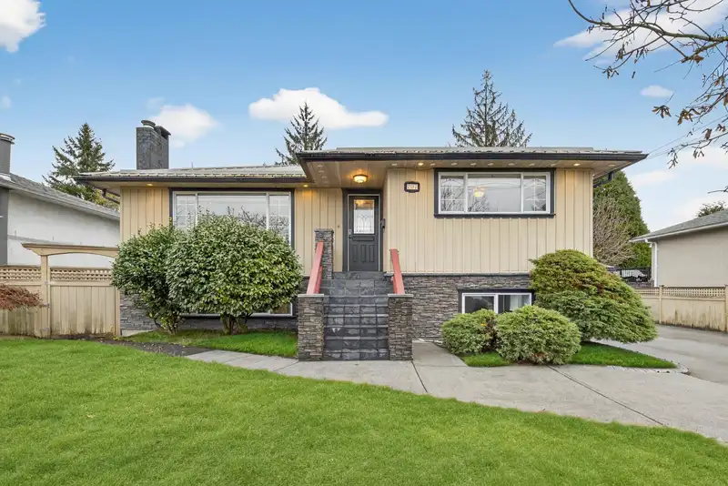 707 NEWPORT STREET - photo 1 of 40