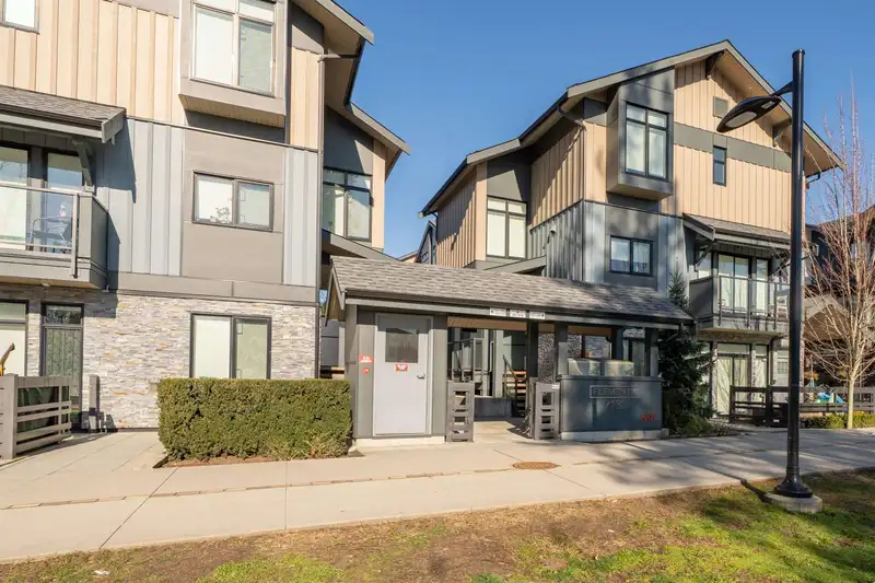 210 7131 17TH AVENUE - photo 2 of 31