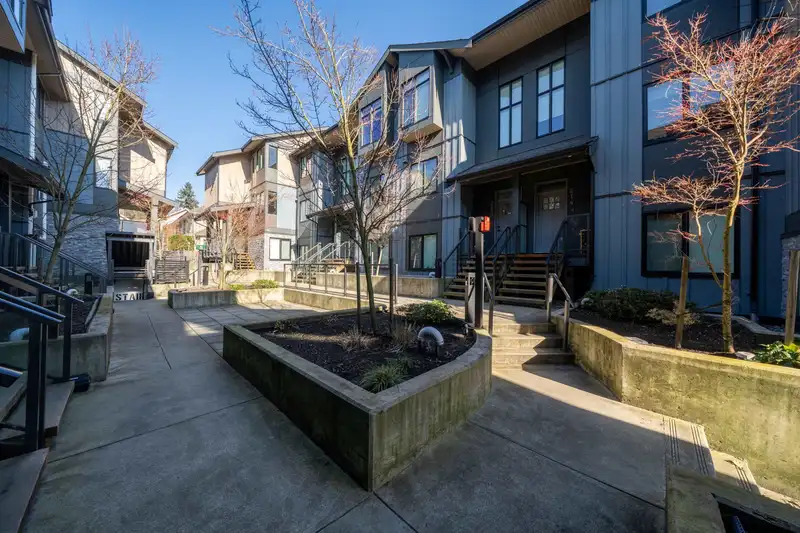 210 7131 17TH AVENUE - photo 4 of 31