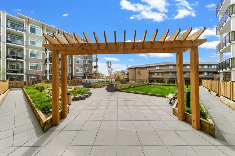 503 20696 EASTLEIGH CRESCENT - photo 2 of 20