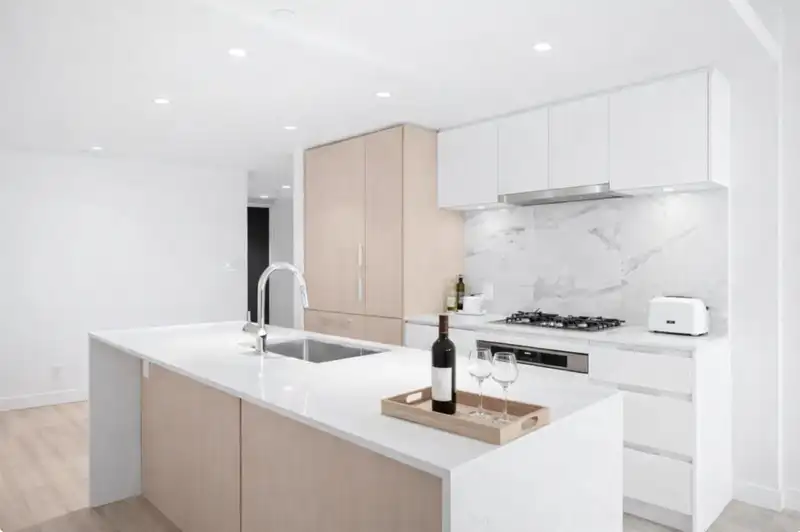 709 1500 FERN STREET - photo 3 of 12