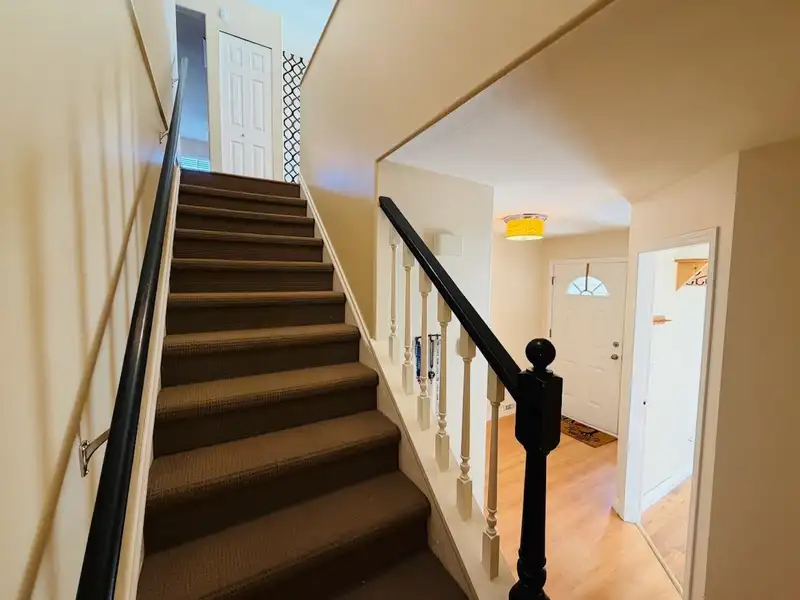 852 TRALEE PLACE - photo 3 of 40