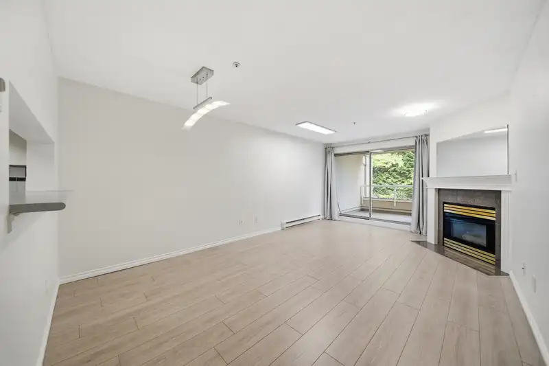 203 7326 ANTRIM AVENUE - photo 2 of 26