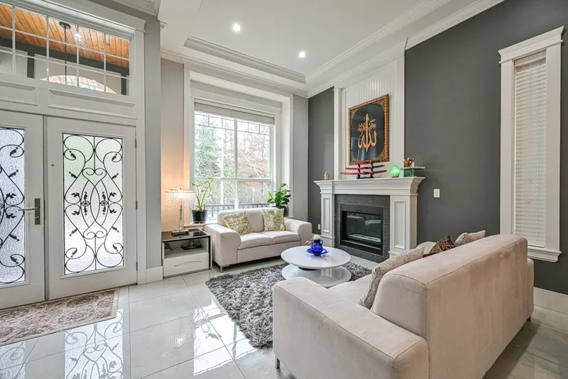 5916 139 STREET - photo 3 of 25