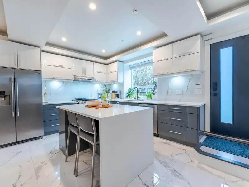 1805 E 37TH AVENUE - photo 1 of 34