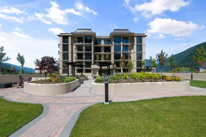 605 120 ESPLANADE AVENUE - photo 2 of 36