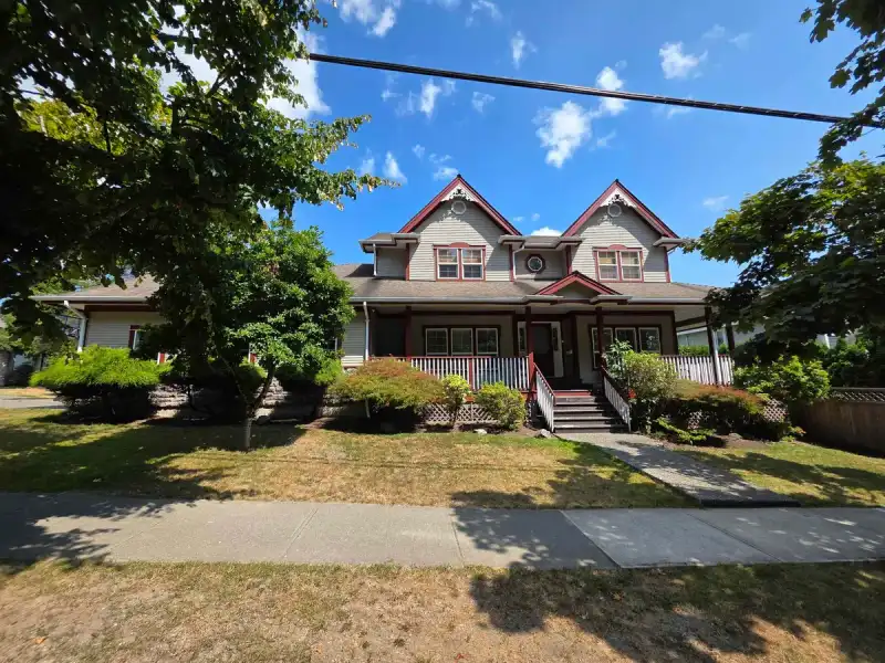 7948 160TH STREET - photo 1 of 27