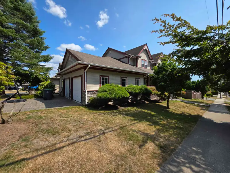 7948 160TH STREET - photo 2 of 27
