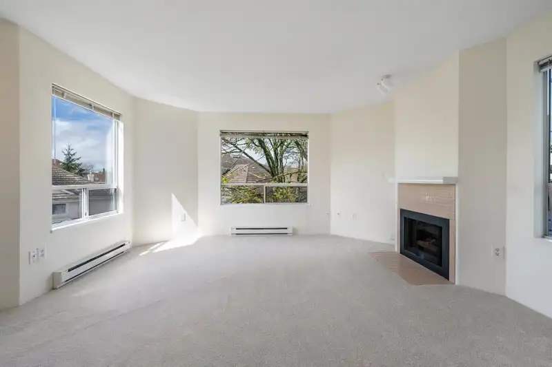216 7840 MOFFATT ROAD - photo 2 of 14
