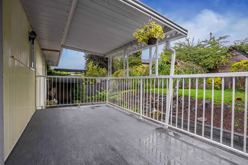 11318 GLEN AVON DRIVE - photo 4 of 19