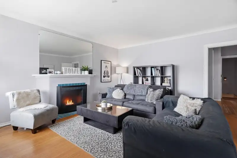 2349 E PENDER STREET - photo 3 of 35